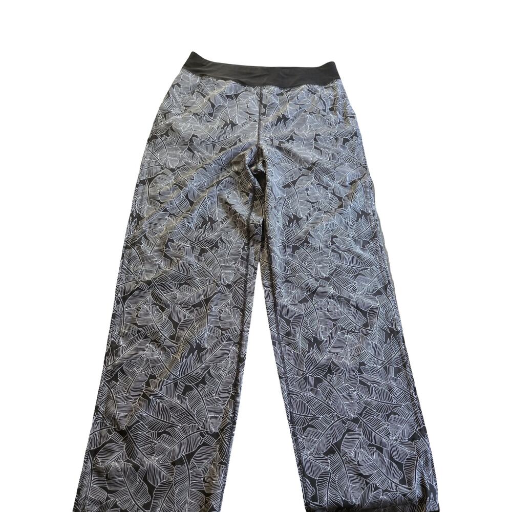 Lands' End Women's Leaf Print Black Pants Size: M/T